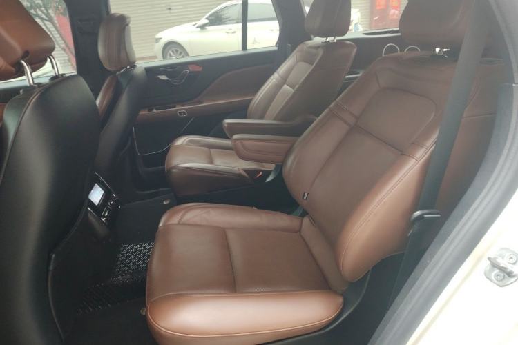 Used Lincoln Aviator 2022 3.0T V6 Four-Wheel Drive Luxury Edition Left Rear Seat