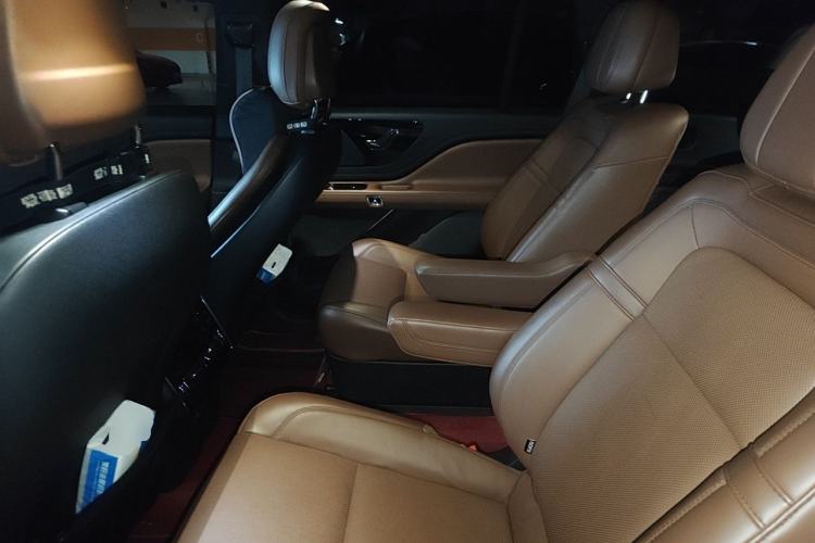 Used Lincoln Aviator 2022 3.0T V6 Four-Wheel Drive Luxury Edition Left Rear Seat