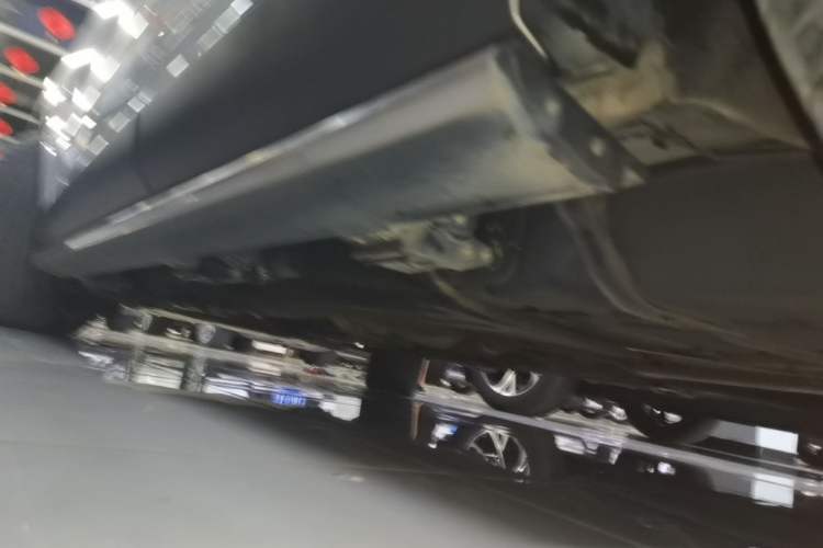 Used Lincoln Aviator 2022 3.0T V6 Four-Wheel Drive Executive Edition Left Side Sill