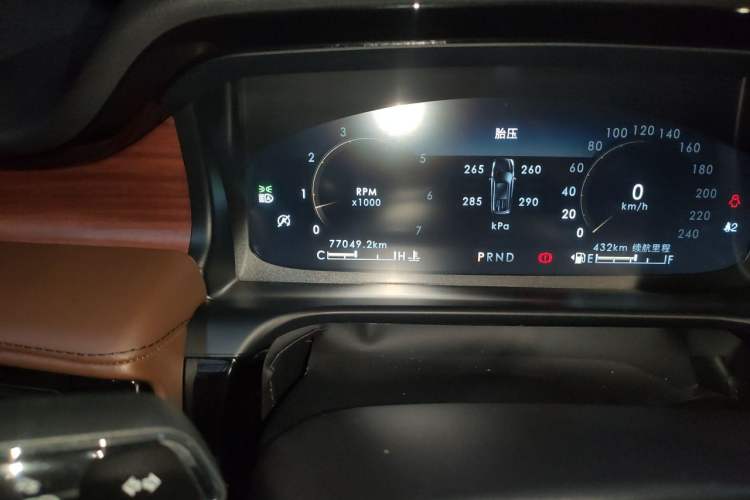 Used Lincoln Aviator 2022 3.0T V6 Four-Wheel Drive Executive Edition Odometer Close Up
