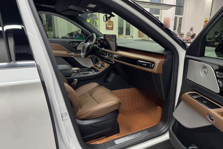 Used Lincoln Aviator 2022 3.0T V6 Four-Wheel Drive Executive Edition Right Front Seat