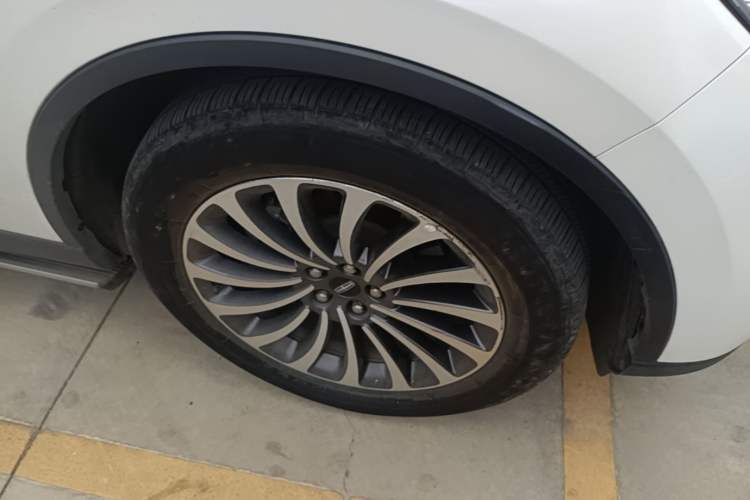 Used Lincoln Aviator 2022 3.0T V6 Four-Wheel Drive Luxury Edition Right Front Wheel Hub