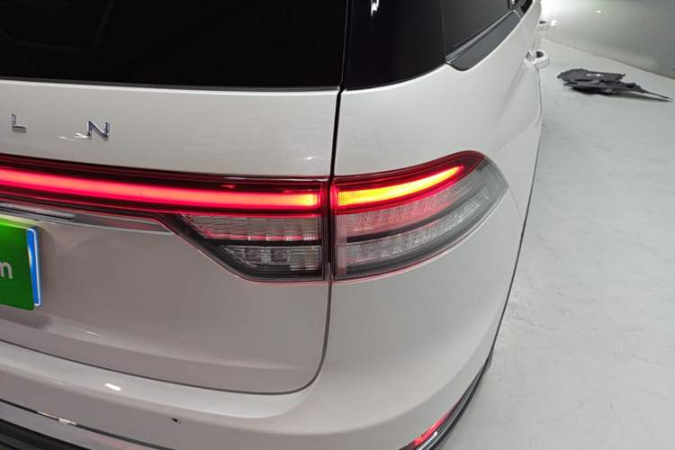 Used Lincoln Aviator 2022 3.0T V6 Four-Wheel Drive Luxury Edition Right Rear Taillight