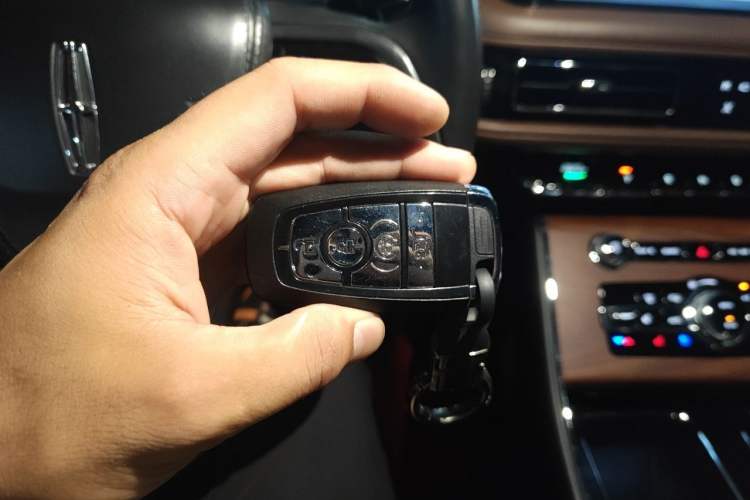 Used Lincoln Aviator 2022 3.0T V6 Four-Wheel Drive Luxury Edition Vehicle Key