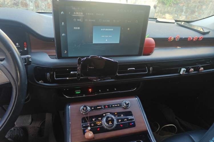 Used Lincoln Aviator 2023 3.0T V6 Four-Wheel Drive Luxury Cruise Version Six Seats Audio And AC Panel