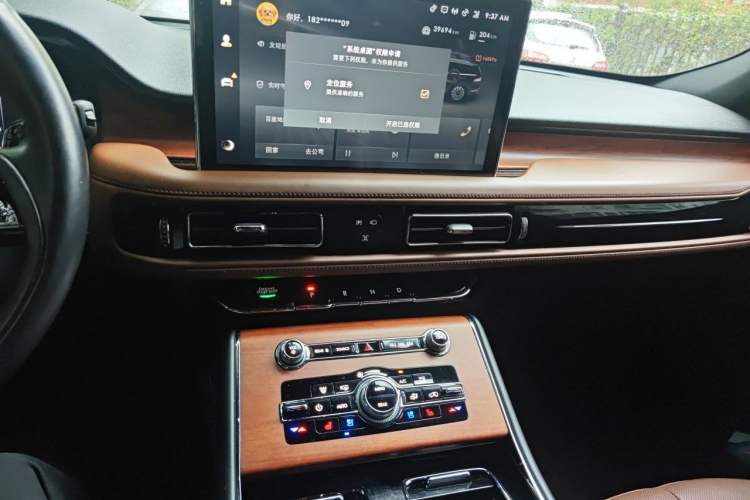 Used Lincoln Aviator 2023 3.0T V6 All-Wheel-Drive Zunya Cruise Version Six Seats Audio And AC Panel