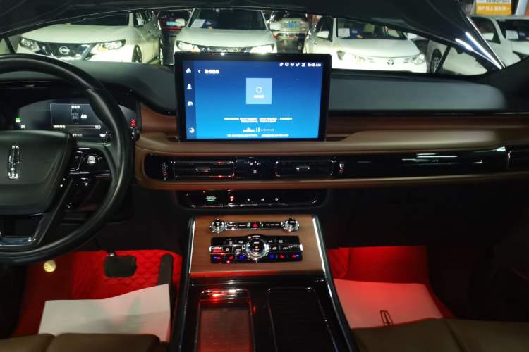 Used Lincoln Aviator 2023 3.0T V6 All-Wheel-Drive Executive Cruise Version Six Seats Audio And AC Panel