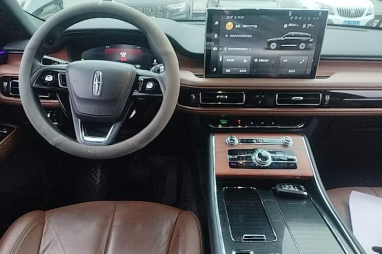 Used Lincoln Aviator 2023 3.0T V6 All-Wheel-Drive Zunya Cruise Version Six Seats Center Console