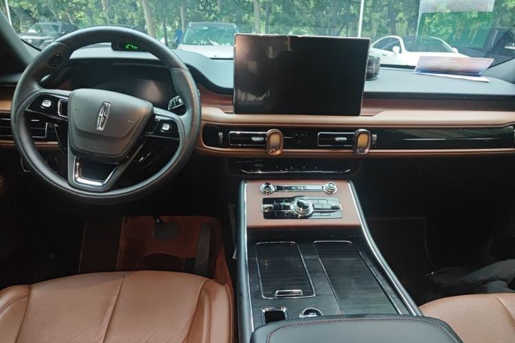 Used Lincoln Aviator 2023 3.0T V6 All-Wheel-Drive Zunya Cruise Version Six Seats Center Console