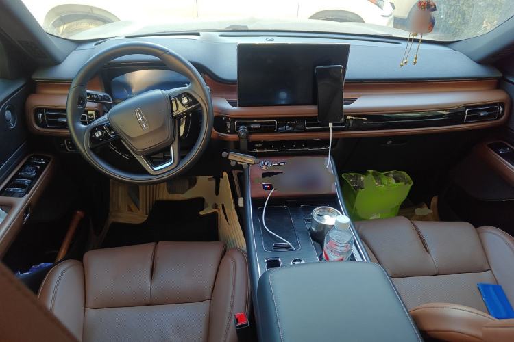 Used Lincoln Aviator 2023 3.0T V6 All-Wheel-Drive Executive Cruise Version Six Seats Center Console