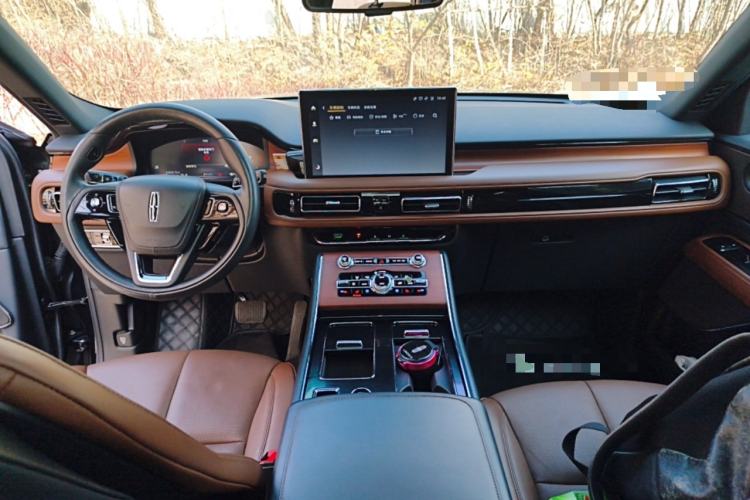 Used Lincoln Aviator 2023 3.0T V6 All-Wheel-Drive Zunya Cruise Version Six Seats Center Console