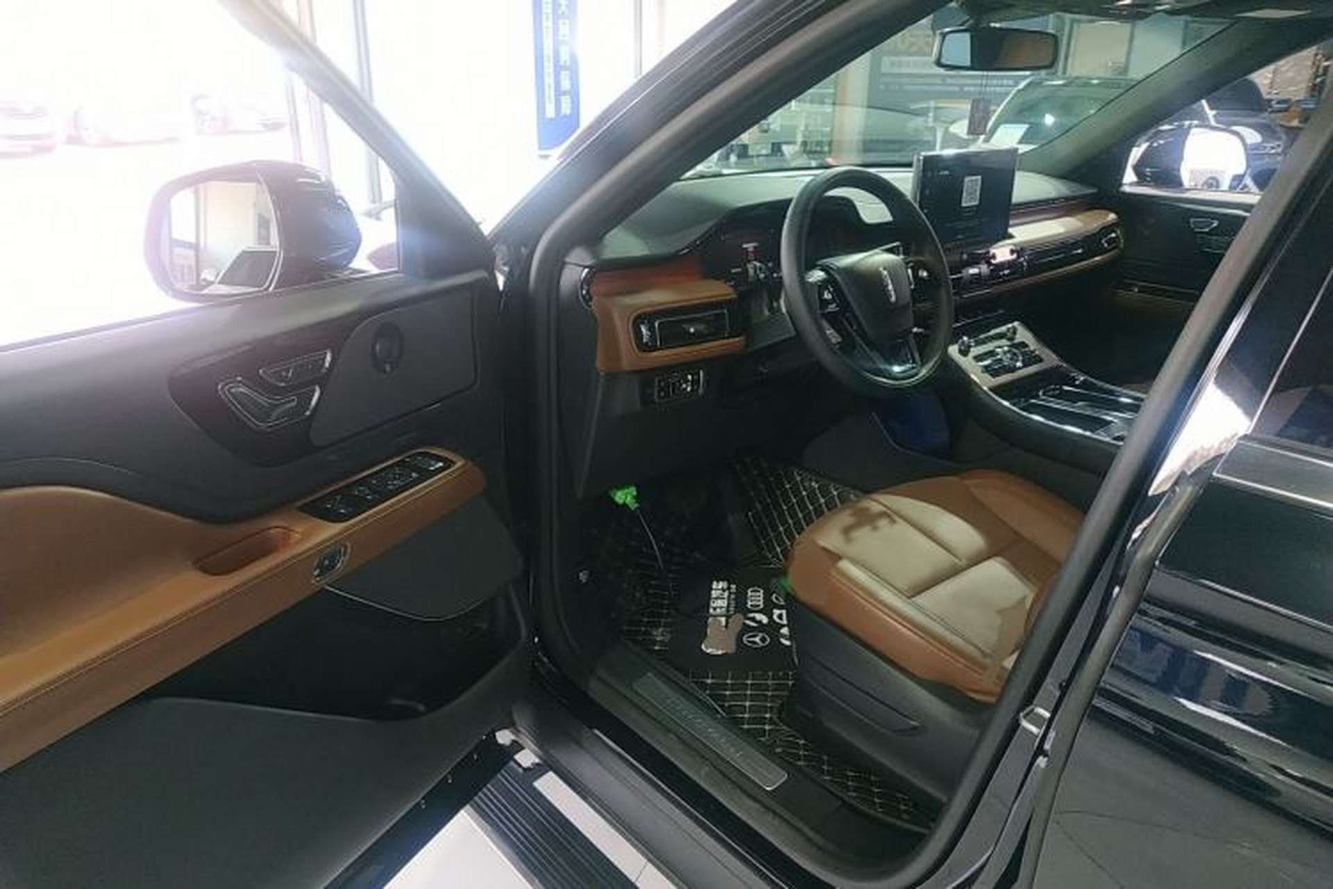 Used Lincoln Aviator 2023 3.0T V6 All-Wheel-Drive Zunya Cruise Version Six Seats Driver Seat