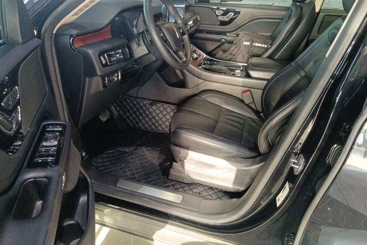 Used Lincoln Aviator 2023 3.0T V6 Four-Wheel Drive Luxury Cruise Version Six Seats Driver Seat
