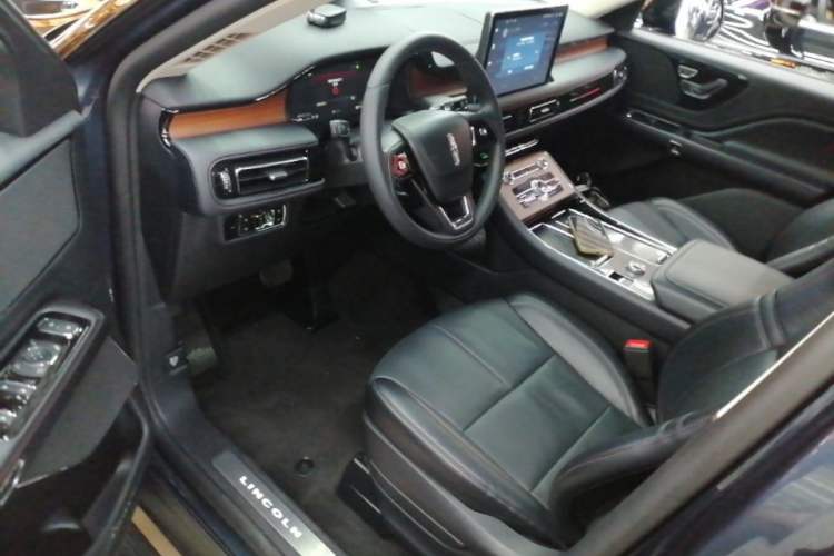 Used Lincoln Aviator 2023 3.0T V6 Four-Wheel Drive Luxury Cruise Version Six Seats Driver Seat
