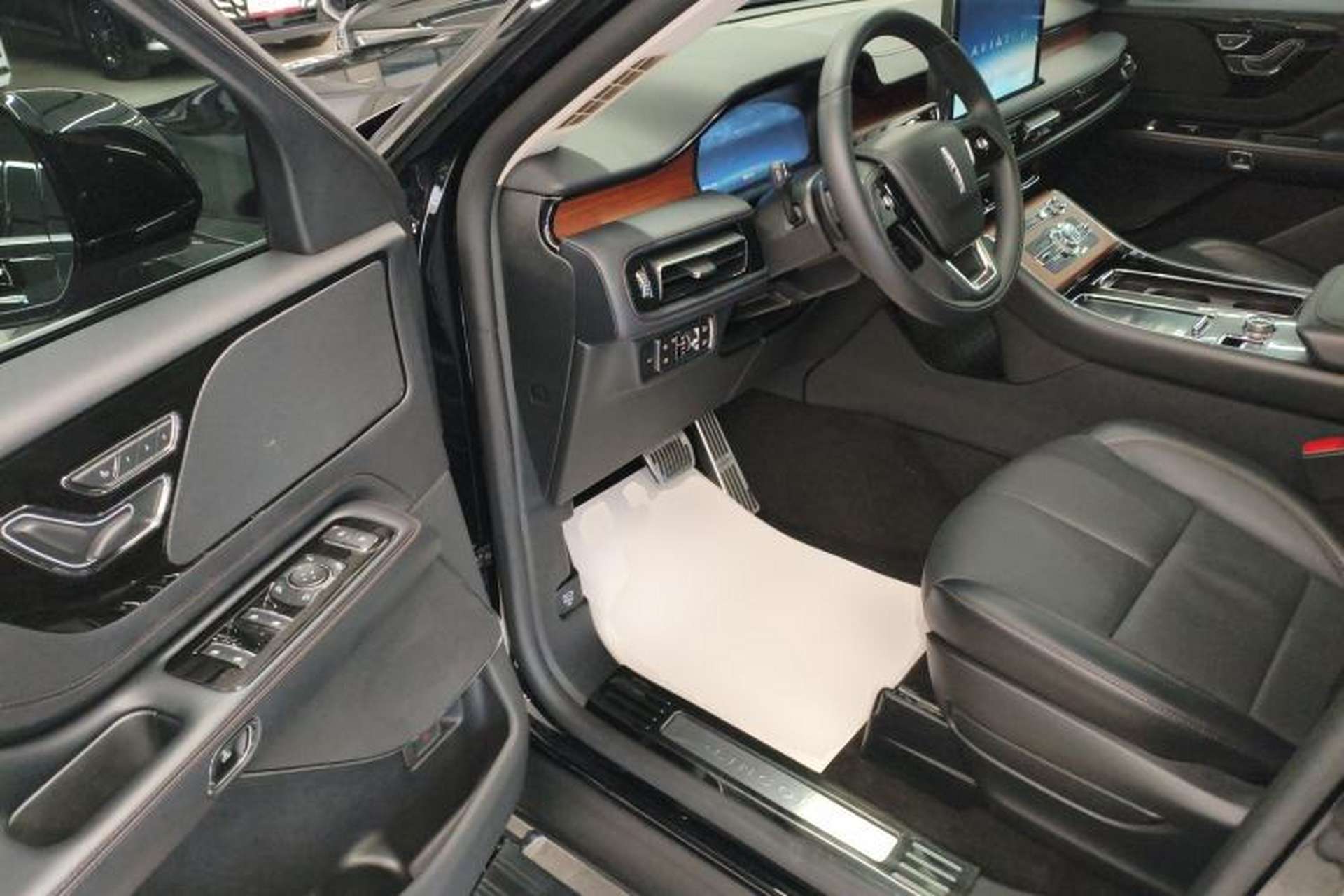 Used Lincoln Aviator 2023 3.0T V6 Four-Wheel Drive Luxury Cruise Version Six Seats Driver Seat
