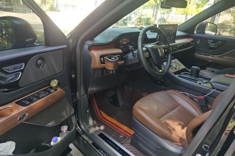 Used Lincoln Aviator 2023 3.0T V6 All-Wheel-Drive Zunya Cruise Version Six Seats Driver Seat