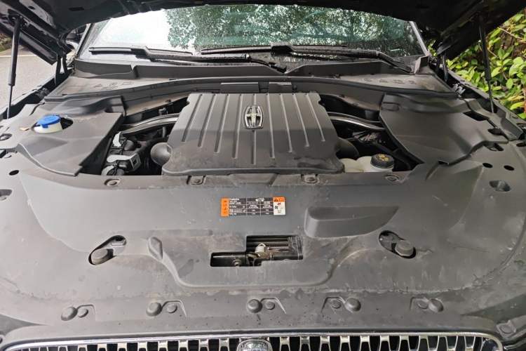 Used Lincoln Aviator 2023 3.0T V6 All-Wheel-Drive Zunya Cruise Version Six Seats Engine Bay