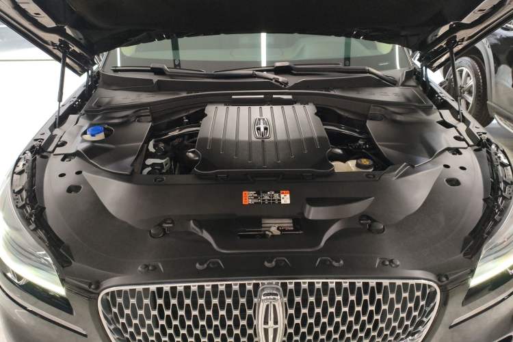 Used Lincoln Aviator 2023 3.0T V6 Four-Wheel Drive Luxury Cruise Version Six Seats Engine Bay