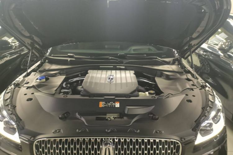 Used Lincoln Aviator 2023 3.0T V6 All-Wheel-Drive Executive Cruise Version Six Seats Engine Bay