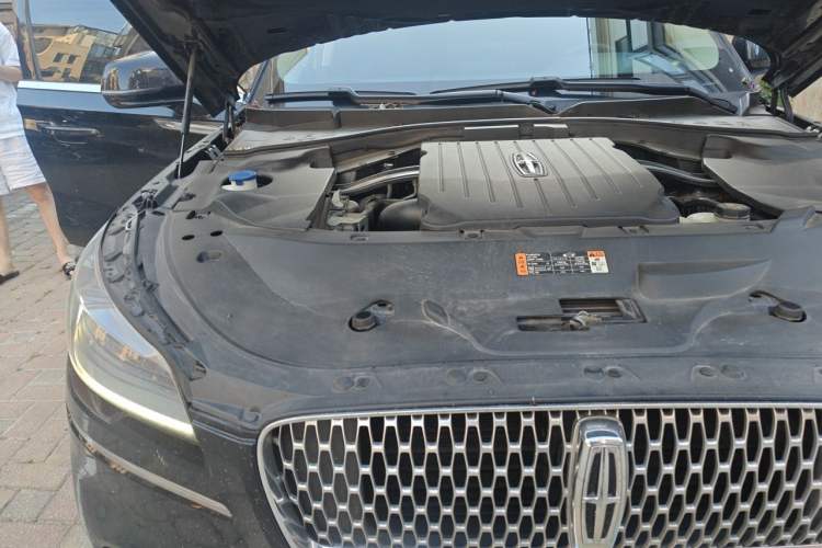 Used Lincoln Aviator 2023 3.0T V6 Four-Wheel Drive Luxury Cruise Version Six Seats Engine Bay Right