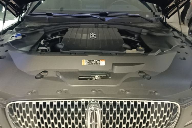 Used Lincoln Aviator 2023 3.0T V6 All-Wheel-Drive Zunya Cruise Version Six Seats Engine Bay