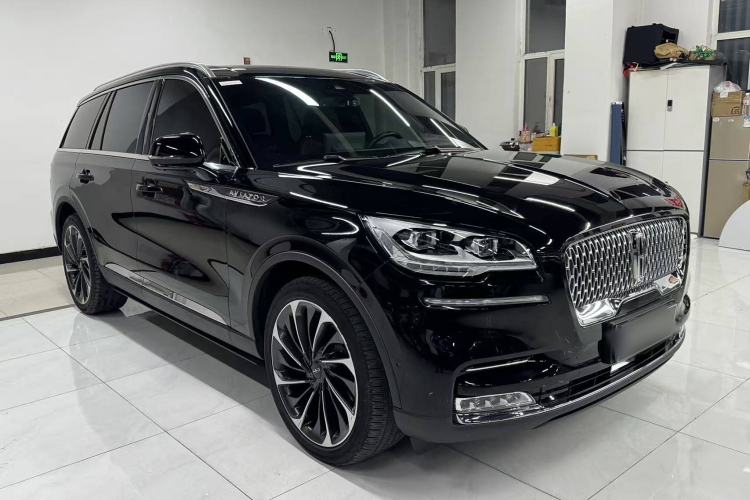 Used Lincoln Aviator 2023 3.0T V6 All-Wheel-Drive Executive Cruise Version Six Seats Front Right 45 Deg