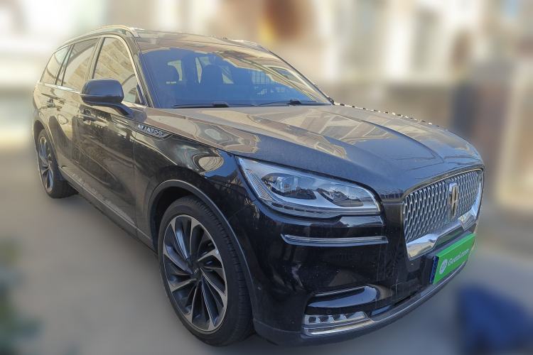 Used Lincoln Aviator 2023 3.0T V6 All-Wheel-Drive Executive Cruise Version Six Seats Front Right 45 Deg