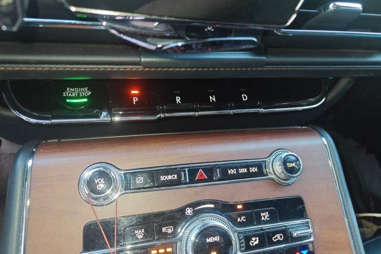 Used Lincoln Aviator 2023 3.0T V6 Four-Wheel Drive Luxury Cruise Version Six Seats Gear Lever