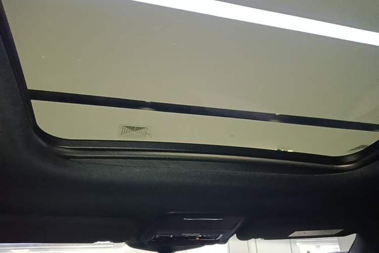 Used Lincoln Aviator 2023 3.0T V6 All-Wheel-Drive Zunya Cruise Version Six Seats Headliner
