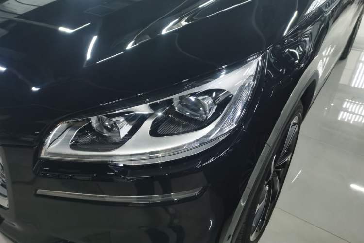 Used Lincoln Aviator 2023 3.0T V6 All-Wheel-Drive Executive Cruise Version Six Seats Left Front Headlight