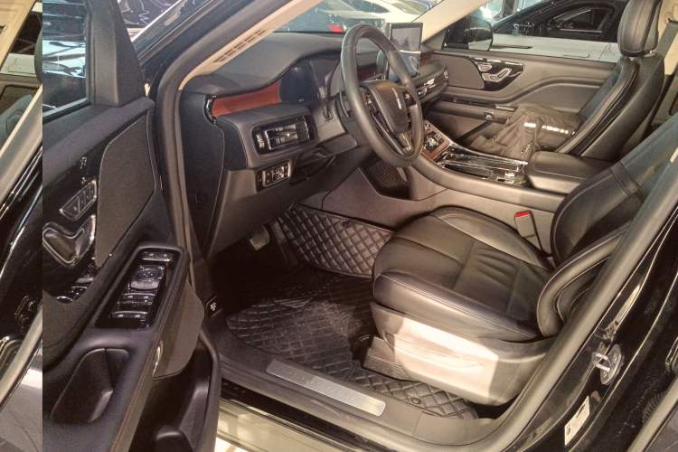 Used Lincoln Aviator 2023 3.0T V6 Four-Wheel Drive Luxury Cruise Version Six Seats Left Front Seat