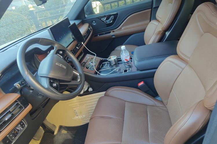 Used Lincoln Aviator 2023 3.0T V6 All-Wheel-Drive Executive Cruise Version Six Seats Left Front Seat