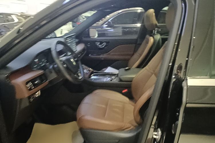 Used Lincoln Aviator 2023 3.0T V6 All-Wheel-Drive Zunya Cruise Version Six Seats Left Front Seat