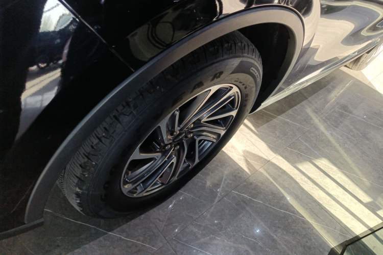 Used Lincoln Aviator 2023 3.0T V6 Four-Wheel Drive Luxury Cruise Version Six Seats Left Front Wheel Hub
