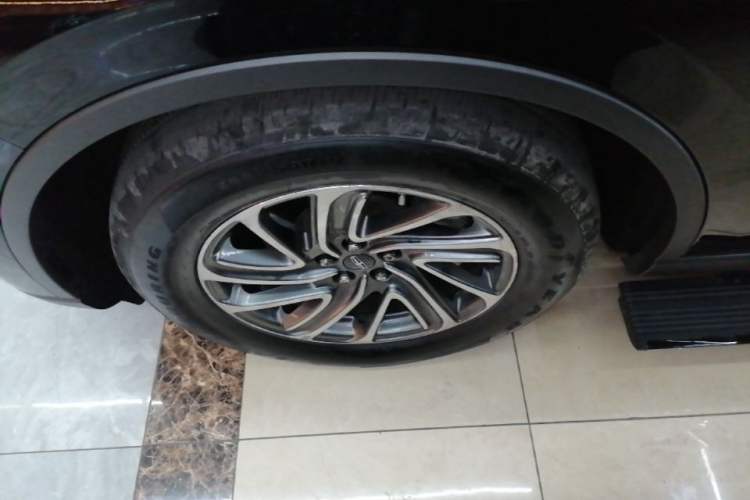 Used Lincoln Aviator 2023 3.0T V6 Four-Wheel Drive Luxury Cruise Version Six Seats Left Front Wheel Hub