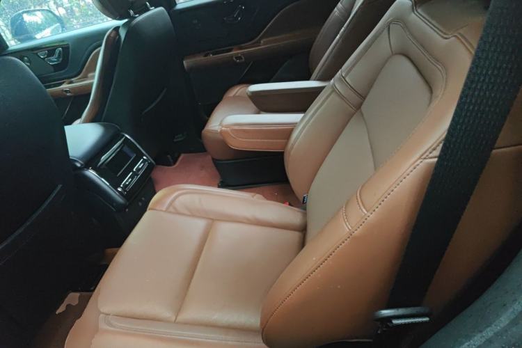 Used Lincoln Aviator 2023 3.0T V6 All-Wheel-Drive Zunya Cruise Version Six Seats Left Rear Seat