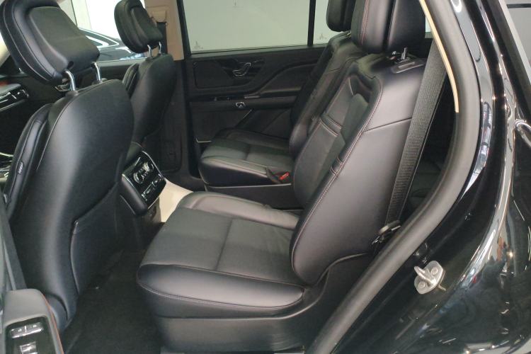 Used Lincoln Aviator 2023 3.0T V6 Four-Wheel Drive Luxury Cruise Version Six Seats Left Rear Seat