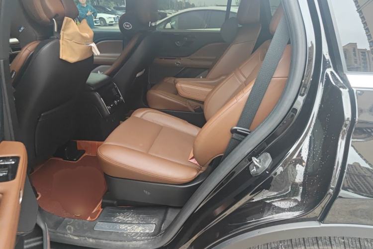 Used Lincoln Aviator 2023 3.0T V6 All-Wheel-Drive Zunya Cruise Version Six Seats Left Rear Seat