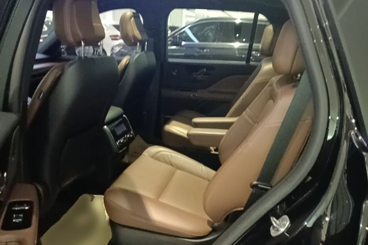 Used Lincoln Aviator 2023 3.0T V6 All-Wheel-Drive Zunya Cruise Version Six Seats Left Rear Seat