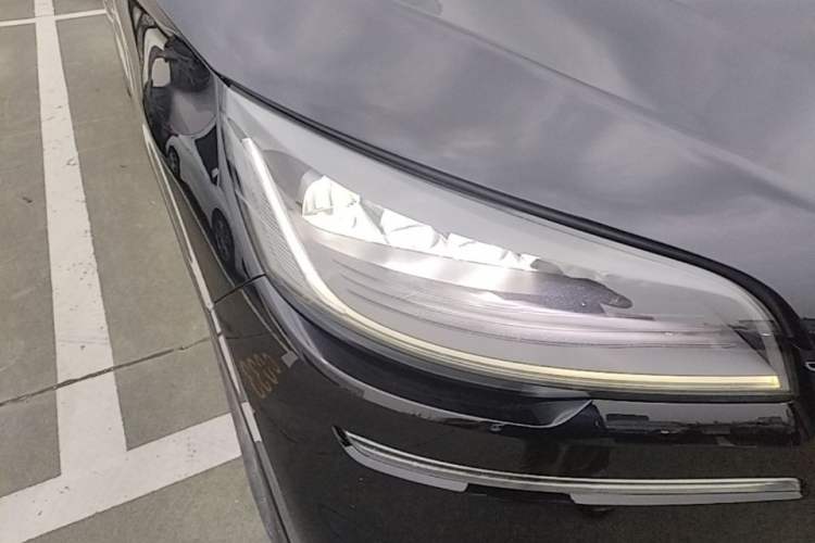 Used Lincoln Aviator 2023 3.0T V6 All-Wheel-Drive Zunya Cruise Version Six Seats Right Front Headlight