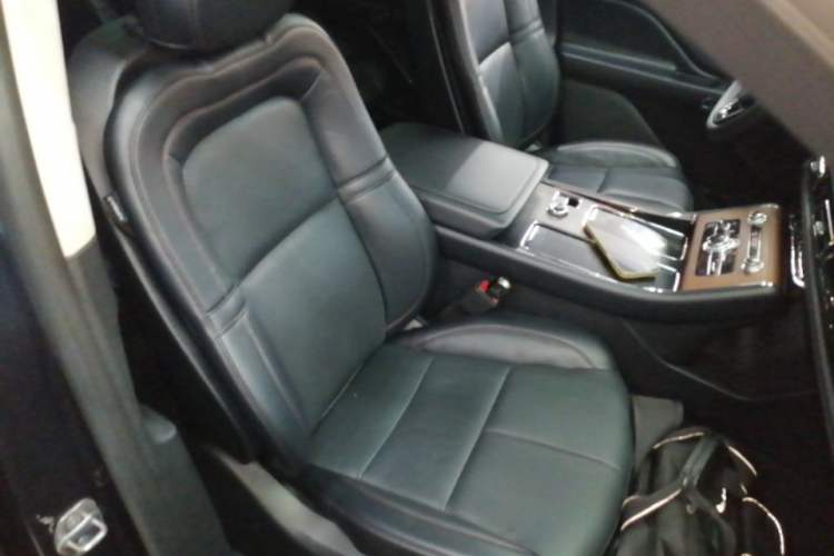 Used Lincoln Aviator 2023 3.0T V6 Four-Wheel Drive Luxury Cruise Version Six Seats Right Front Seat