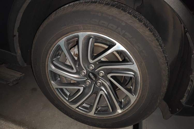 Used Lincoln Aviator 2023 3.0T V6 Four-Wheel Drive Luxury Cruise Version Six Seats Right Front Wheel Hub