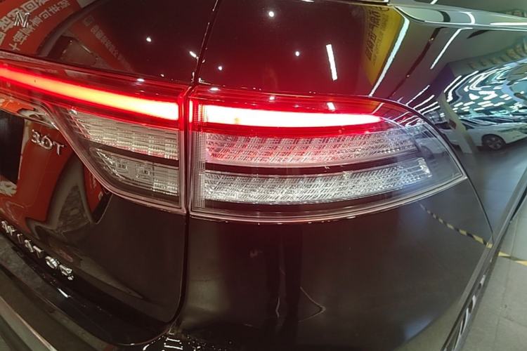 Used Lincoln Aviator 2023 3.0T V6 All-Wheel-Drive Zunya Cruise Version Six Seats Right Rear Taillight