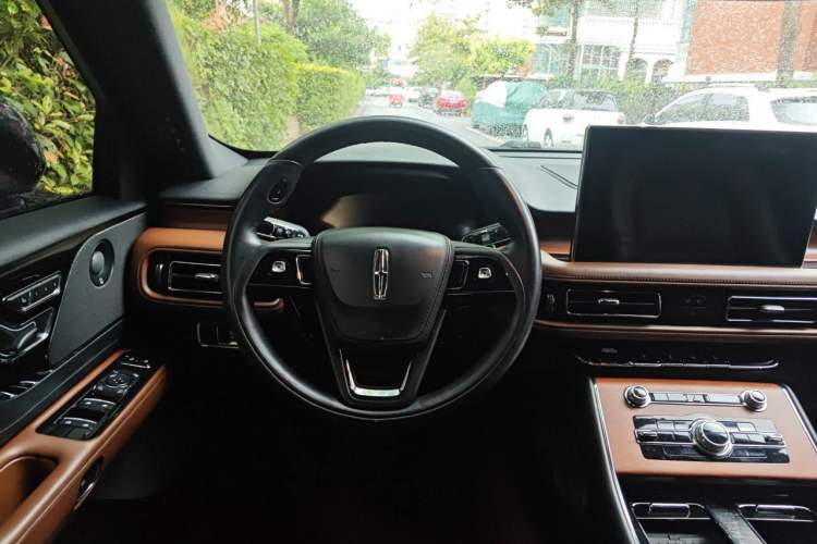 Used Lincoln Aviator 2023 3.0T V6 All-Wheel-Drive Zunya Cruise Version Six Seats Steering Wheel