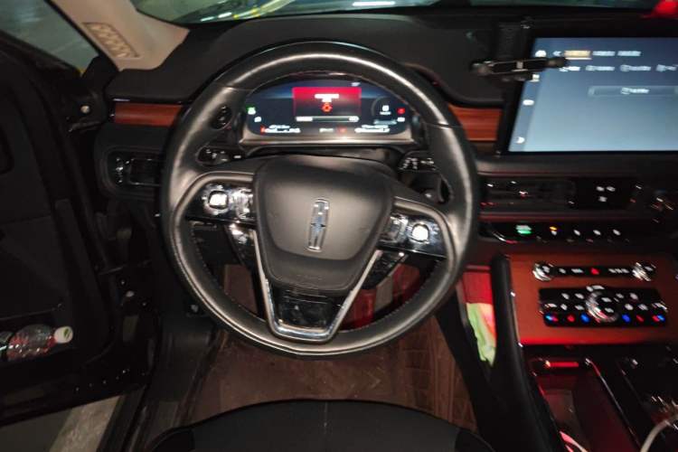Used Lincoln Aviator 2023 3.0T V6 Four-Wheel Drive Luxury Cruise Version Six Seats Steering Wheel