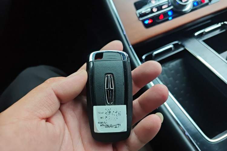 Used Lincoln Aviator 2023 3.0T V6 All-Wheel-Drive Zunya Cruise Version Six Seats Vehicle Key