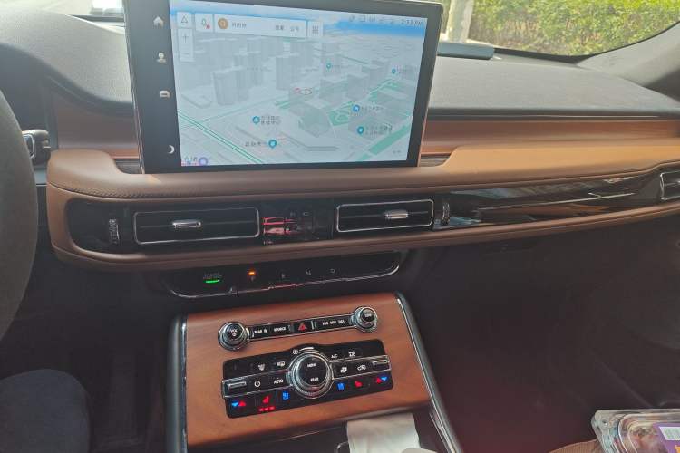 Used Lincoln Aviator 2023 3.0T V6 All-Wheel-Drive Zunya Cruise Version Six Seats Audio And AC Panel