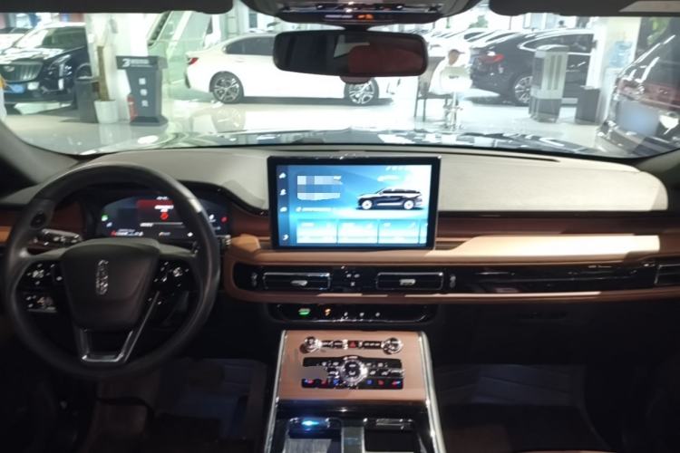 Used Lincoln Aviator 2023 3.0T V6 All-Wheel-Drive Zunya Cruise Version Six Seats Center Console