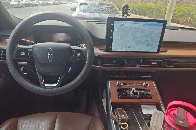 Used Lincoln Aviator 2023 3.0T V6 All-Wheel-Drive Zunya Cruise Version Six Seats Center Console