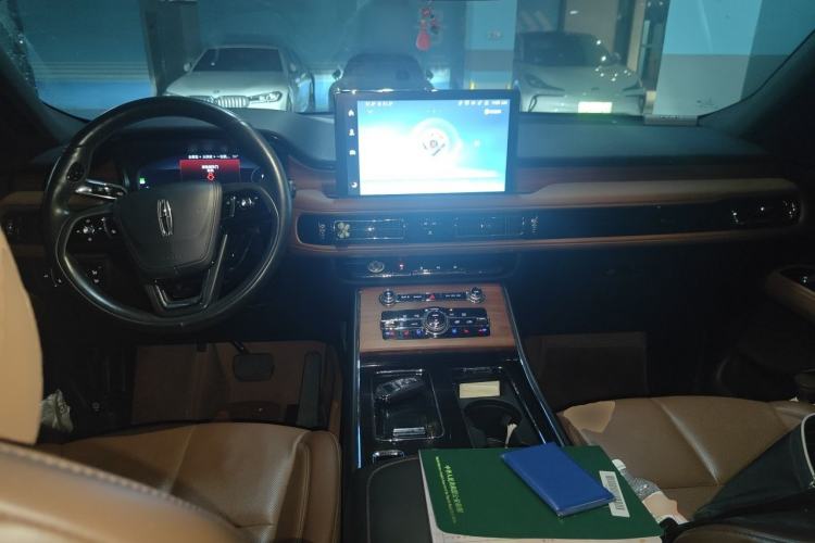 Used Lincoln Aviator 2023 3.0T V6 All-Wheel-Drive Zunya Cruise Version Six Seats Center Console